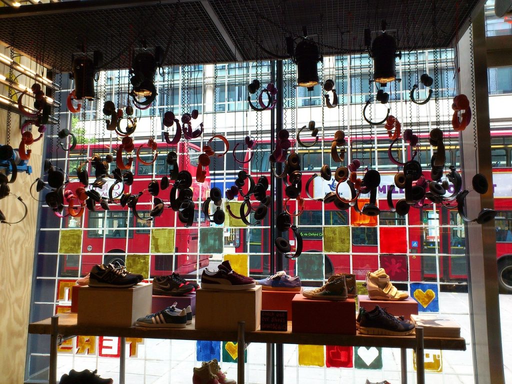 ce inseamna merchandiser